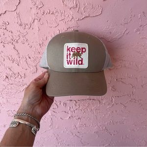 Columbia Keep It Wild Fitted Hat Unisex Bear